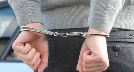 İzmir'de 285 yıl hapsi bulunan çocuk yakalandı