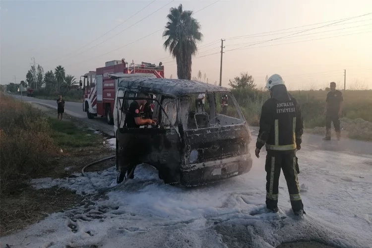 Yanan aracını bırakıp evine gidince trafikten men edildi haberinin görseli