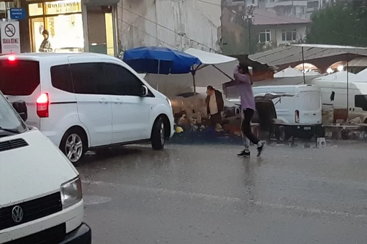 Bolu'da sokaklar göle çevrildi haberinin görseli