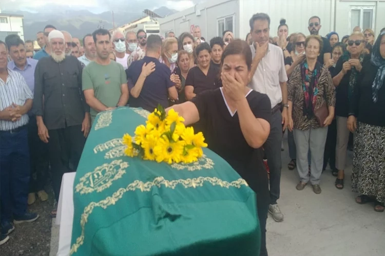 Covid-19 bir can daha aldı: Başhekim Ersin Mahmutluoğlu hayatını kaybetti haberinin görseli