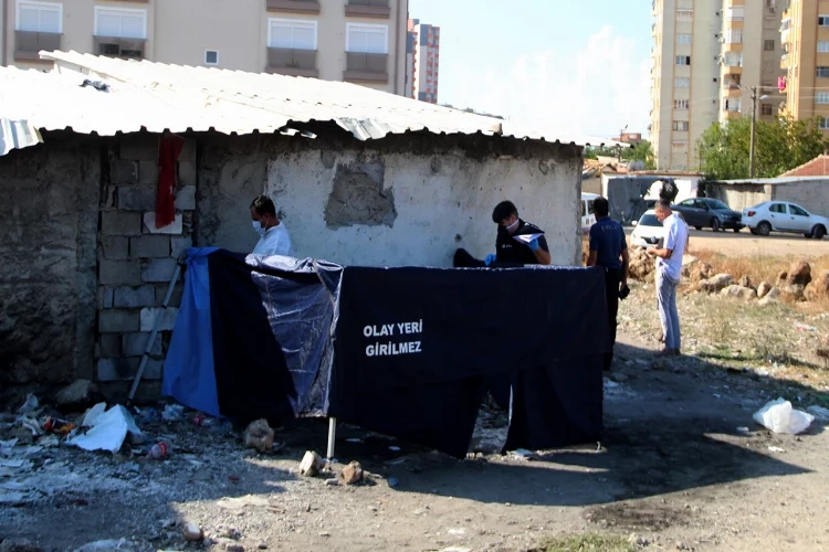 Antalya'da erkek cesedi bulundu