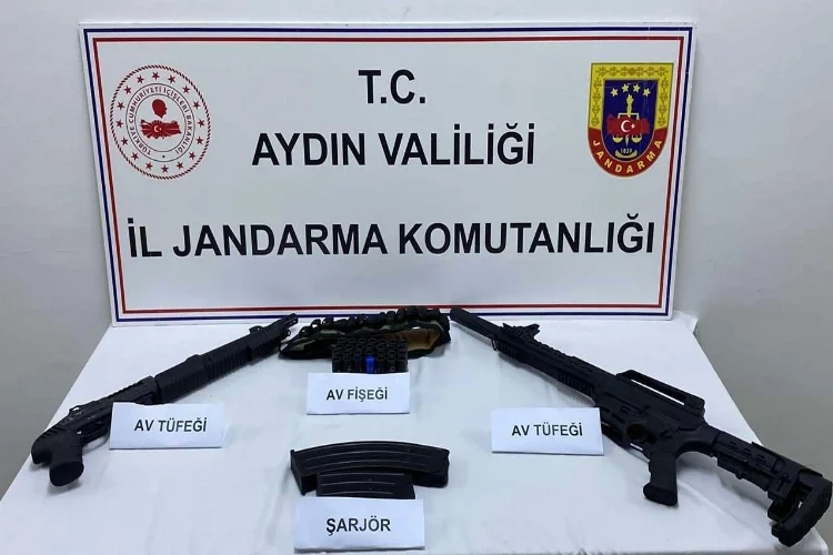 Şüpheli araçtan ruhsatsız av tüfekleri çıktı haberinin görseli