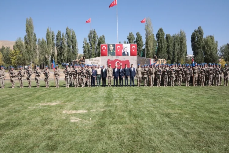 Patnos Jandarma Komando Alayı Afrin’e uğurlandı haberinin görseli