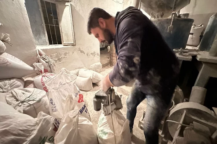 Yüksekovalı çiftçilerin un mesaisi başladı haberinin görseli