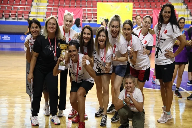 Aliağa’da çifte kupa heyecanı haberinin görseli