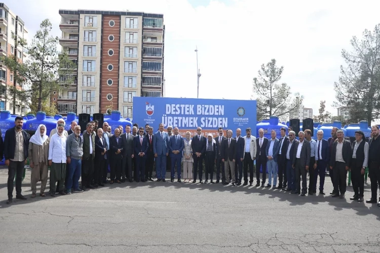 Diyarbakır'da çiftçilere ekipman desteği haberinin görseli