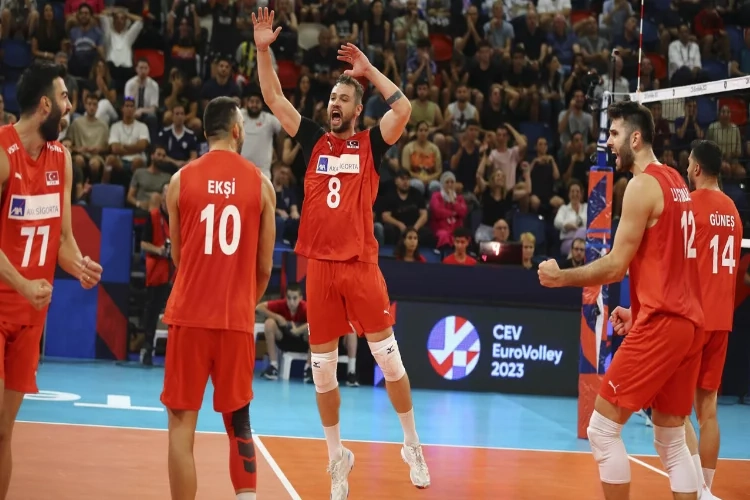 Türkiye-Amerika voleybol maçı ne zaman? Hangi kanalda? Filenin Efeleri olimpiyat yolunda haberinin görseli