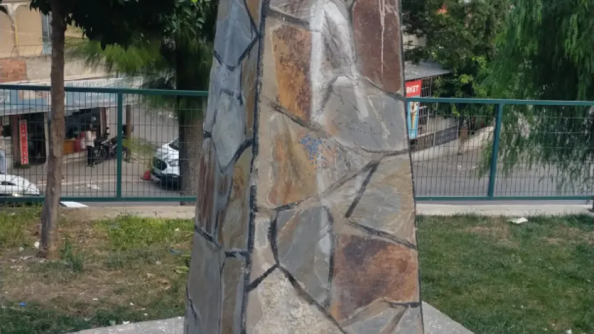konak atatürk büstü saldırı