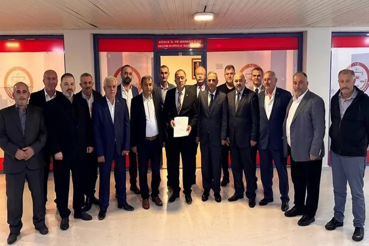 MHP Düzce İl Başkanı mazbatasını aldı haberinin görseli
