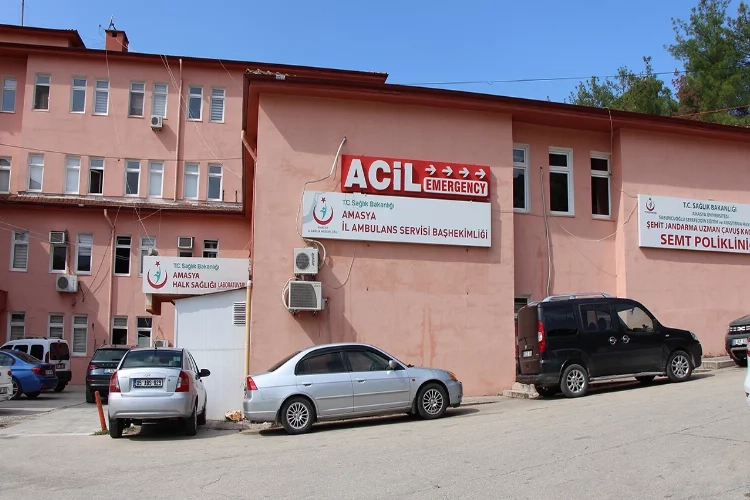 Doğum günü pastası yedikten sonra hastanelik oldular haberinin görseli