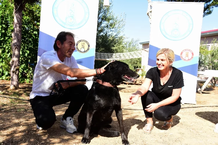 Depremzede aile Gece ile teselli buldu haberinin görseli