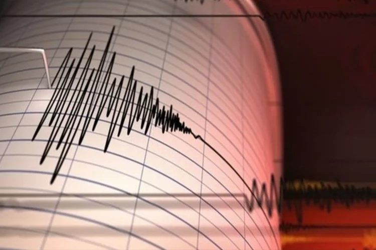 Korkutan deprem: Hatay sallanarak uyandı!