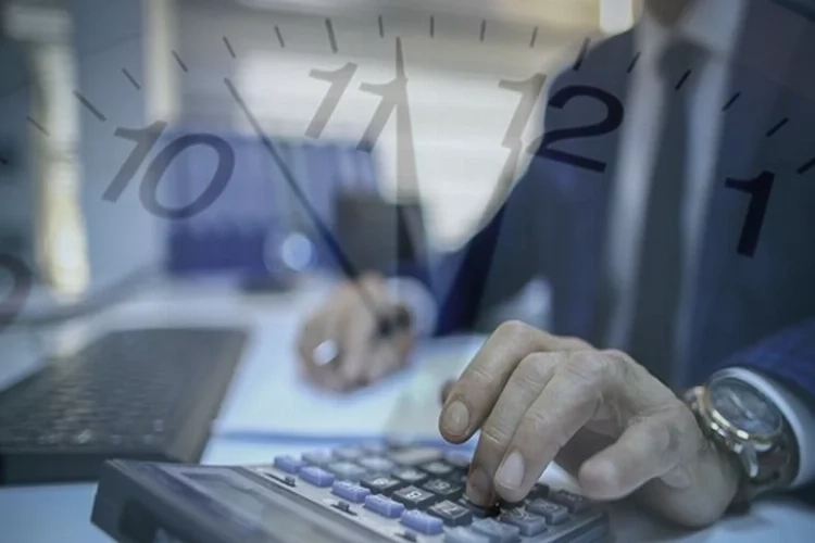 Memurların mesai saatleri düşüyor mu? Memurlar günde kaç saat çalışacak? haberinin görseli