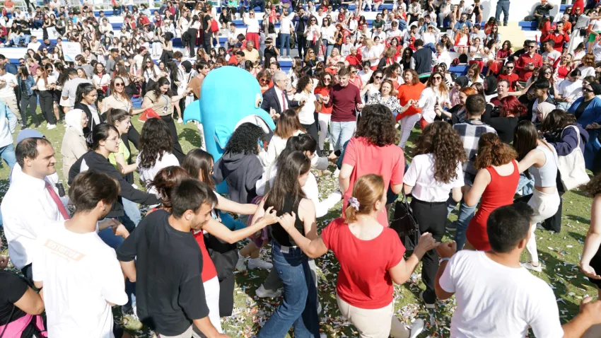 EÜ’den öğrencilere şenlikli karşılama (2)