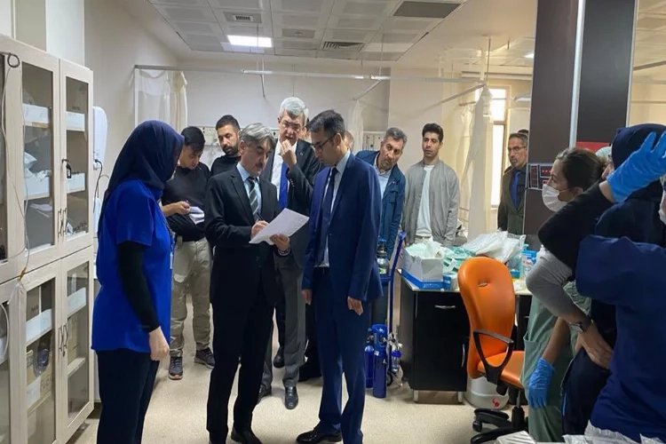 Başkan Kaplan yaralı madencileri ziyaret etti haberinin görseli