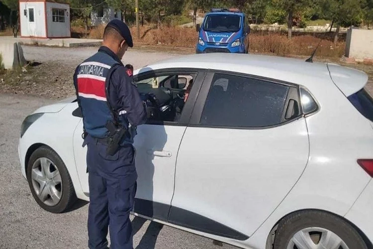 Balıkesir'de jandarmadan trafik kontrolü