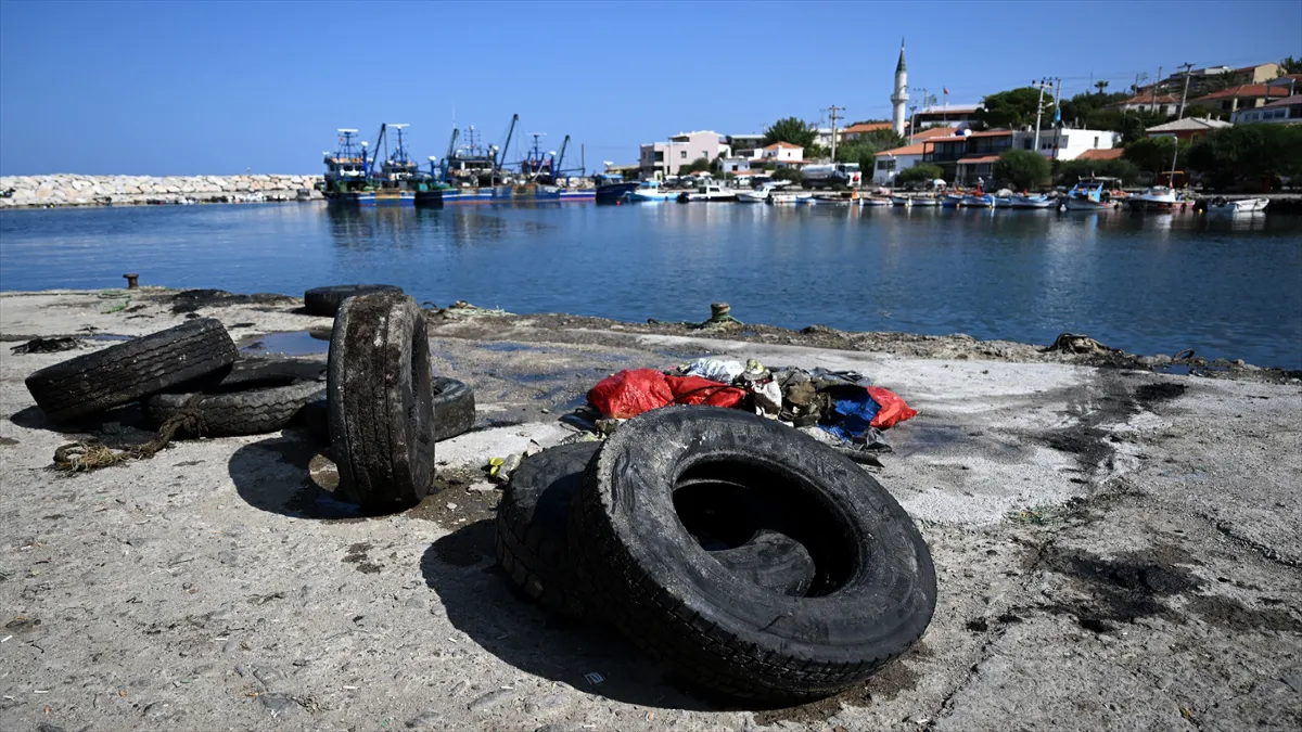 İzmir'de denizde dip temizliği yaptı - 2162