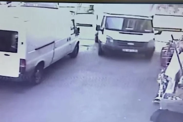 İstanbul'da trafik kazası: Çarpıp kaçtı haberinin görseli