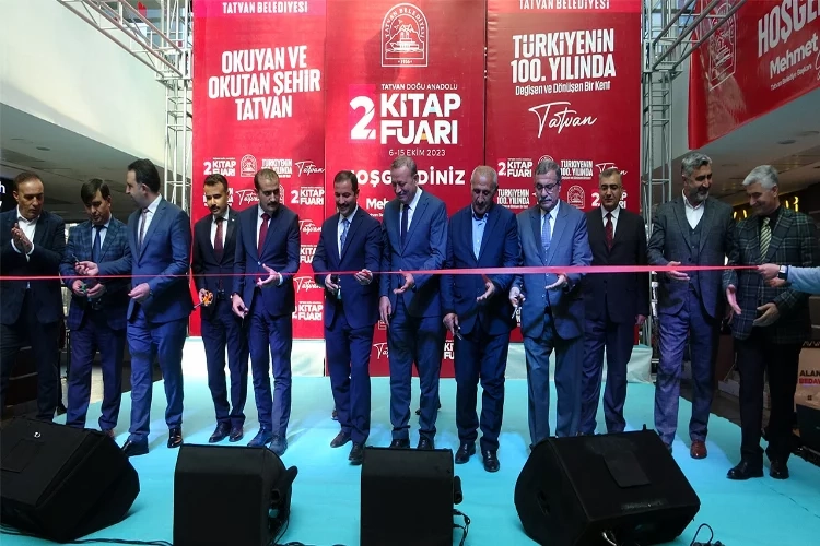 Tatvan 2’nci kitap fuarı açıldı haberinin görseli