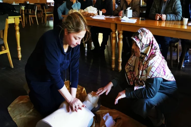 Trabzon'da işletmecilere ilk yardım eğitimi haberinin görseli