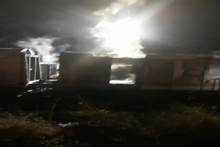 Muş'ta seyir halindeki tren vagonunda yangın haberinin görseli