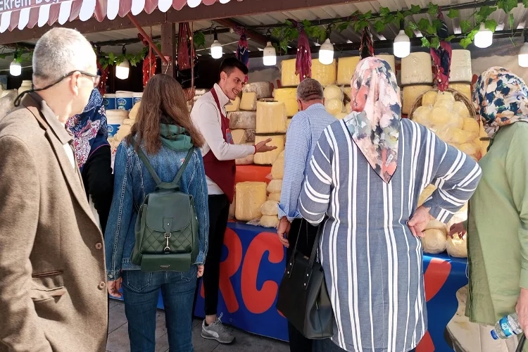 Yöresel lezzetler Afyonkarahisar’da görücüye çıktı haberinin görseli