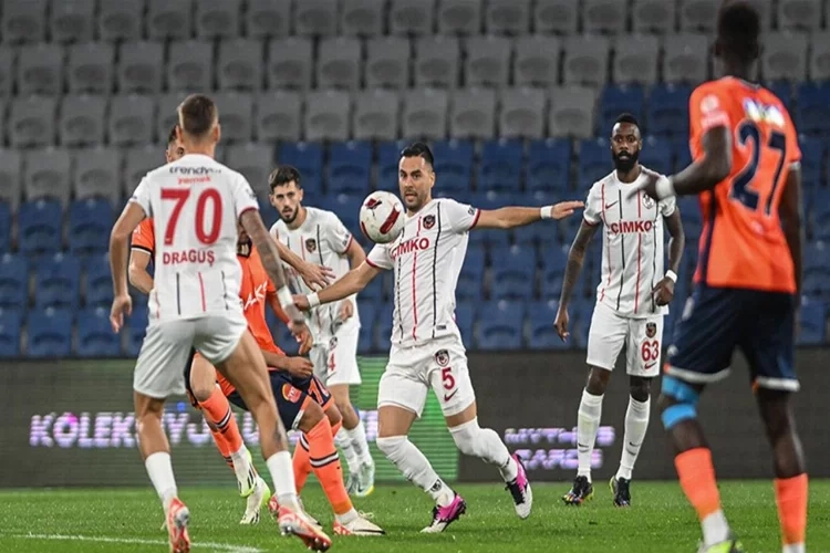 Başakşehir, sahasında Gaziantep FK'yı 2-0 mağlup etti