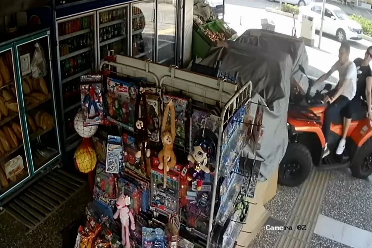 Antalya'da su kolileri hava yastığı oldu... Alman çift ölümden döndü haberinin görseli