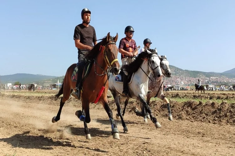 Rahvan atlar Cumhuriyetin 100. yaşı için koştular