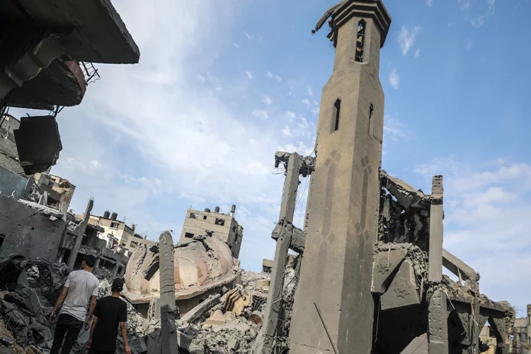 Hamas’tan İsrail’e tehdit: Esirleri infaz etmeye başlayacağız haberinin görseli