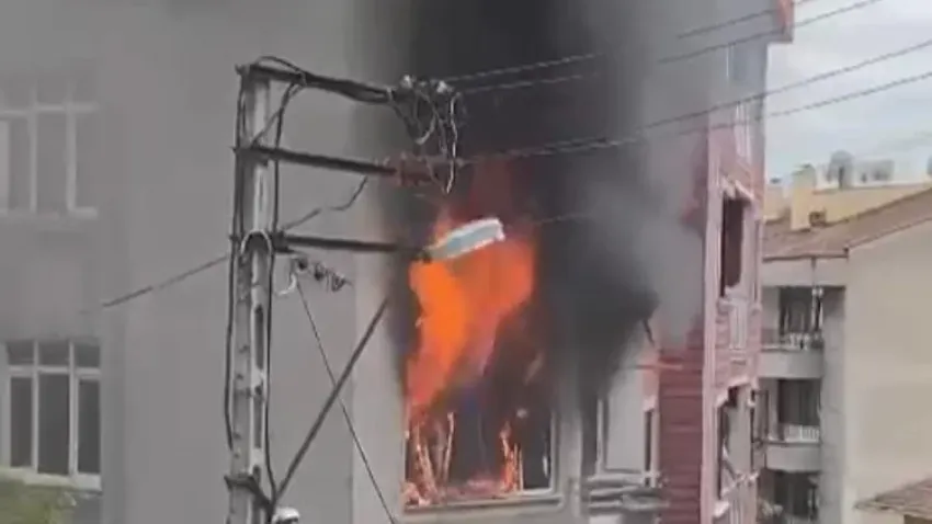 4 katlı binada yangın paniği! haberinin görseli