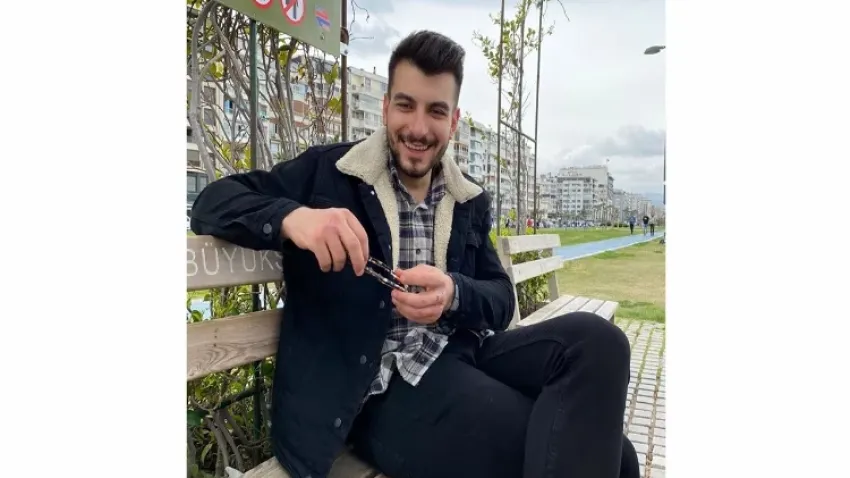 Ölmeden önce arkadaşını ziyaret edip böyle sarılmış haberinin görseli