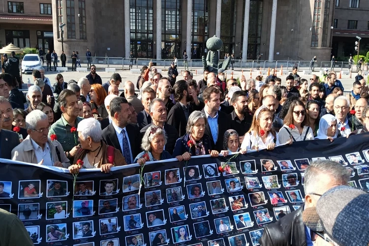 Ankara Garı saldırısında hayatını kaybedenler anıldı haberinin görseli