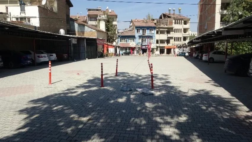 Malatya'da deprem sonrası esnaf eski günlere hasret