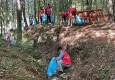 Düzce’de öğrenciler poşet poşet çöp topladı