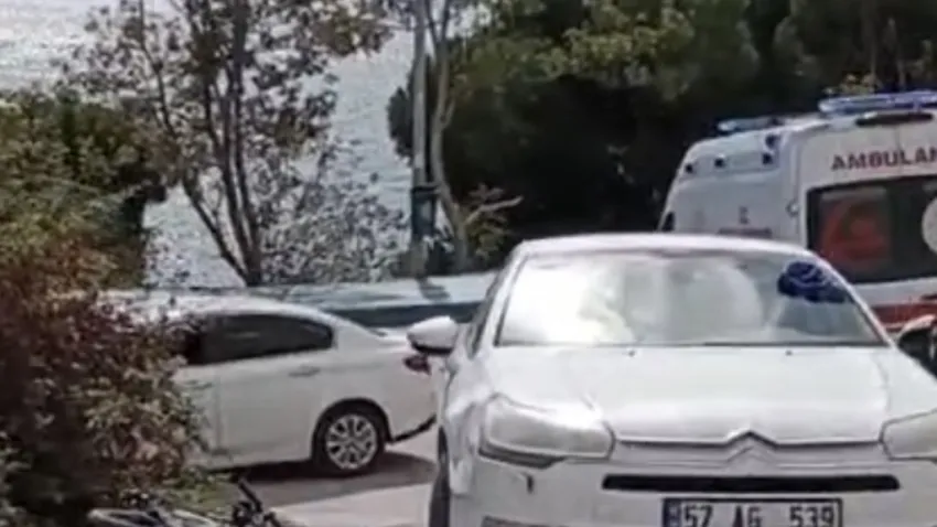 Elektrikli bisikletle otomobil çarpıştı