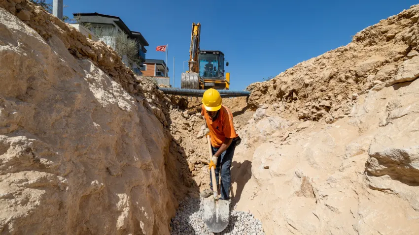 Foça’nın altyapı ağı genişliyor (1)