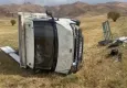 Hakkari’de kontrolden çıkan kamyonet takla attı