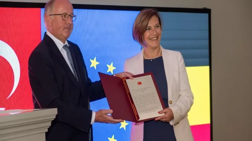 İzmir Belçika Fahri Konsolosluğu'na Perihan İnci atandı haberinin görseli