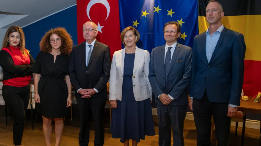 İzmir Belçika Fahri Konsolosu Perihan İnc9