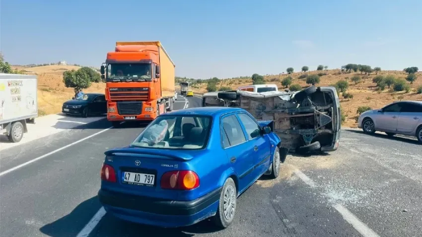 Şanlıurfa’da feci kaza: İki otomobil birbirine girdi haberinin görseli