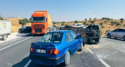 Şanlıurfa’da feci kaza: İki otomobil birbirine girdi