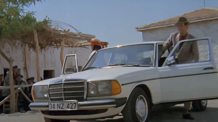 Kemal Sunal’ın kullandığı Mercedes araba satışa çıktı haberinin görseli