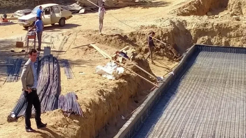 Manisa’da yıkılan bir okulun yerine yenisi yapılıyor haberinin görseli