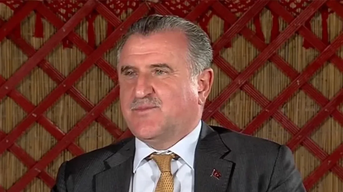 Gençlik ve Spor Bakanı Bak: Türk futbolu açısından önemli bir sayfa açıldı haberinin görseli