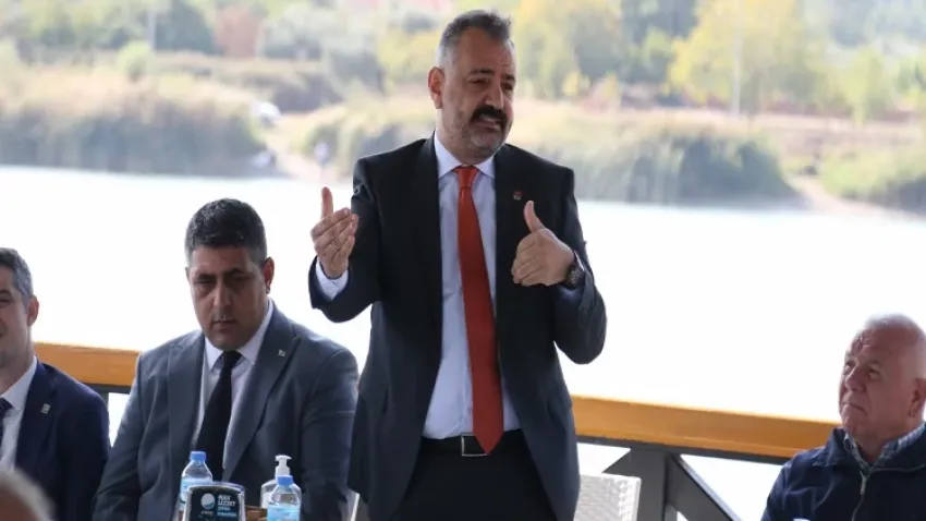 CHP'li Aslanoğlu Kemalpaşa’da muhtarlarla buluştu