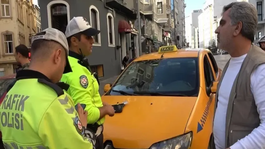 İstanbul’da kurallara uymayan taksi sürücülerine ceza yağdı haberinin görseli
