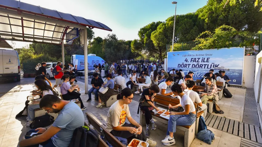 Üniversite öğrencilerine sıcak yemek (1)