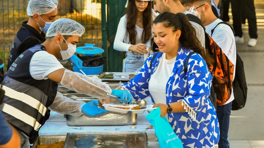Üniversite öğrencilerine sıcak yemek (4)