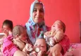 Depremzede aile üçüz bebekleriyle hayata tutundu